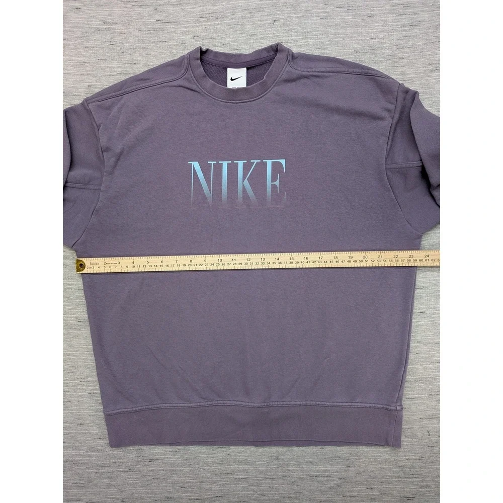 Nike Crewneck‎ Sweatshirt Womens Medium Dri-FIT Pullover Athletic Spell Out